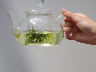 喝茶的好處和壞處分別是什么，長期喝茶有什么危害？