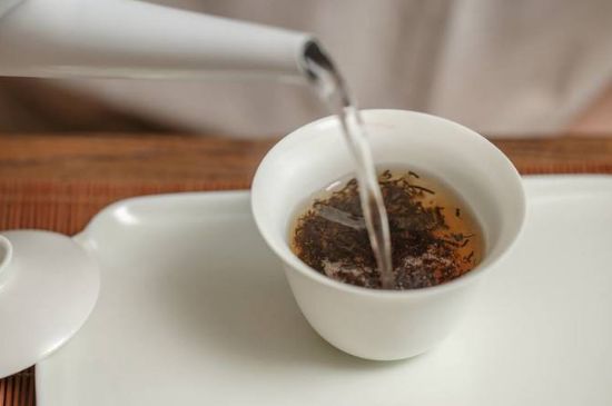 各類(lèi)茶的注水方式，不同的茶泡茶時(shí)怎么注水