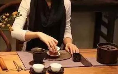 三才蓋碗的正確拿法，三才蓋碗抓碗法圖解