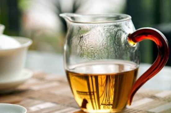 福鼎白茶能長(zhǎng)時(shí)間悶泡嗎，老白茶可以悶著喝嗎？