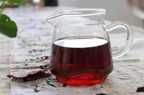 黑茶調(diào)理婦科病，女人喝黑茶好處太多了！