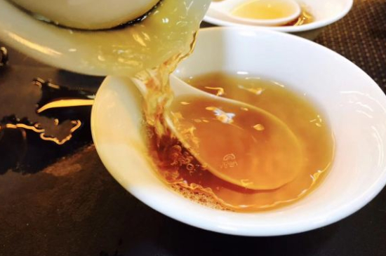 肉桂可以用紫砂壺沖泡嗎，紫砂壺能泡武夷巖茶肉桂用嗎？