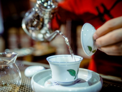 千萬(wàn)別做兼職茶藝師，女人學(xué)茶藝好嗎？