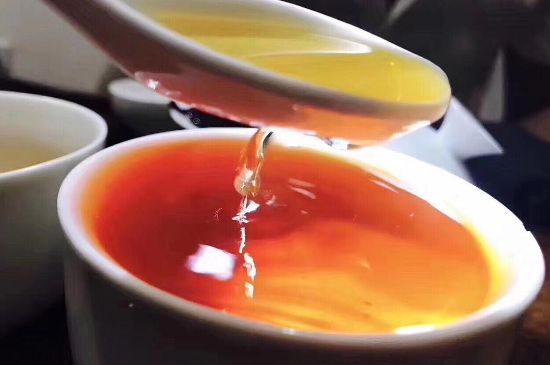 女人喝肉桂紅茶有什么好處，肉桂加紅茶的功效與作用