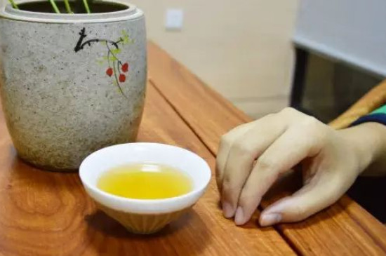 女人喝茶要行扣茶禮嗎，叩茶禮女士能用嗎？