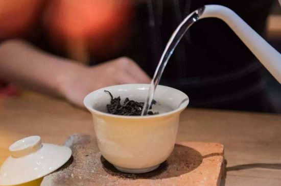 牛欄坑肉桂需不需要洗茶，武夷巖茶肉桂需要洗茶嗎？