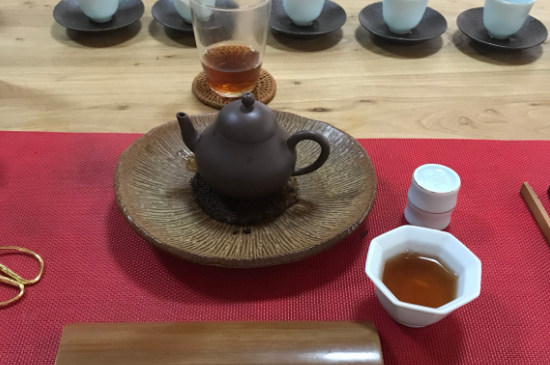 肉桂可以用紫砂壺沖泡嗎，紫砂壺能泡武夷巖茶肉桂用嗎？