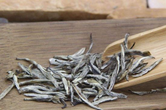 春茶季怎么辨別白毫銀針的好壞，好的白毫銀針如何選購？