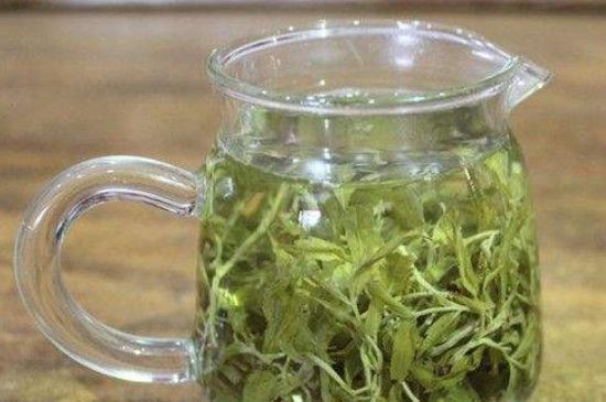 怎樣辨別莓茶發(fā)霉了，莓茶發(fā)霉和白霜的區(qū)別