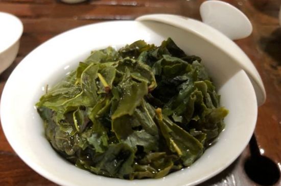 香精茶喝多了會(huì)怎么樣，茶葉加香精有什么害處？