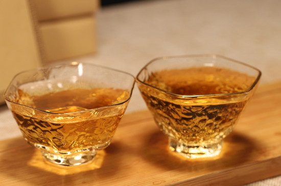 白茶的年份是怎么區(qū)分，如何辨別白茶年份