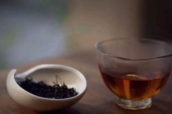 泡好的茶水放冰箱能保存多久，泡好的茶冷藏放多久？