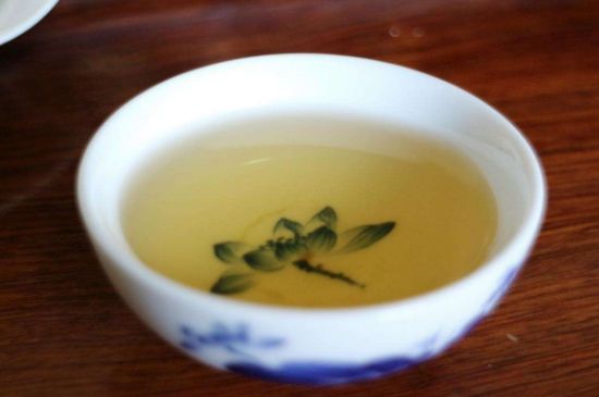 茉莉香精茶的鑒別方法，茉莉茶加香精怎樣識別？