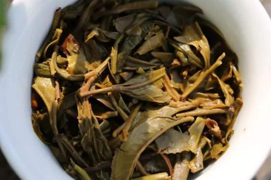 什么茶葉容易放香精，香精茶有什么危害？