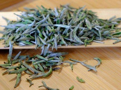 白毫銀針放幾年最好，白毫銀針什么年份最好？