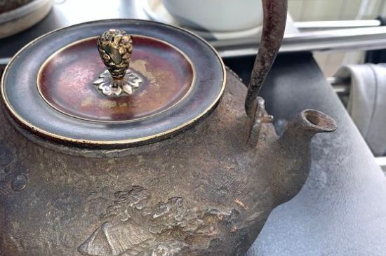 國產(chǎn)鐵壺危害，便宜鐵壺有毒嗎