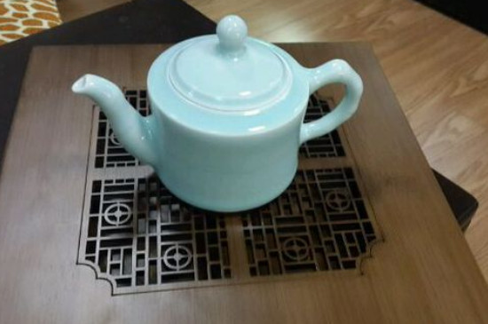 瓷壺適合泡什么茶，瓷器茶具喝什么茶好