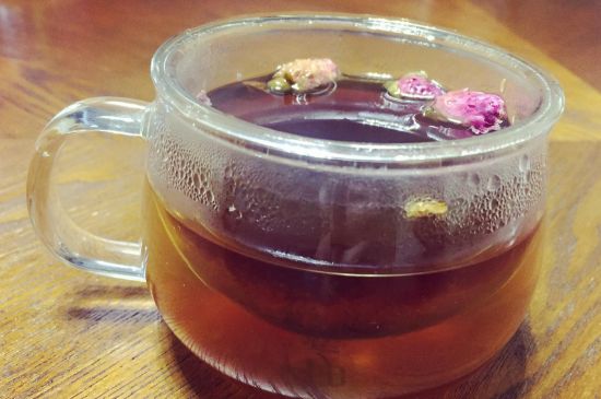 喝玫瑰花茶能祛斑嗎，玫瑰花茶有祛斑的功效嗎？