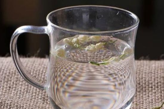 茉莉泡水禁忌，茉莉干花泡水的功效與禁忌