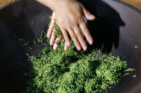 茶葉怎么炒制才香，怎樣炒茶葉更香？