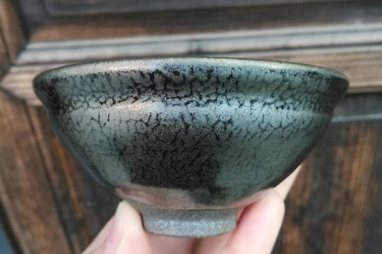 怎么鑒別建盞化學(xué)釉，真假建盞的對比與辨別