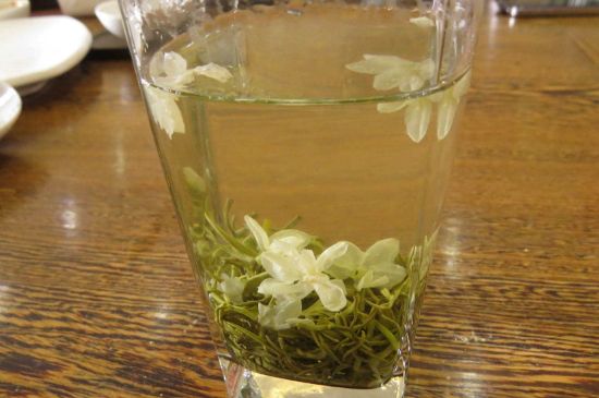 茉莉龍珠可以和什么一起泡茶，茉莉龍珠茶能加蜂蜜嗎？