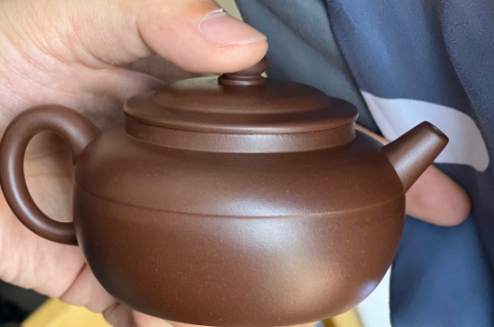 新買的紫砂壺為什么會裂，真的紫砂壺是不是很容易開裂？