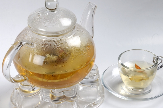 經(jīng)常菊花泡水好嗎，喝菊花茶有什么好處？