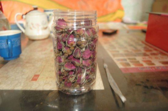 玫瑰花茶上火嗎，盲目喝玫瑰花茶易上火