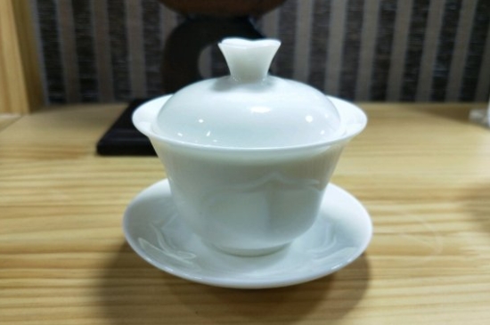 常見的七大材質(zhì)的茶具優(yōu)缺點(diǎn)，用什么材質(zhì)的茶具泡茶最好？