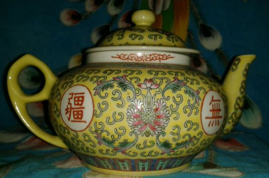 瓷壺適合泡什么茶，瓷器茶具喝什么茶好