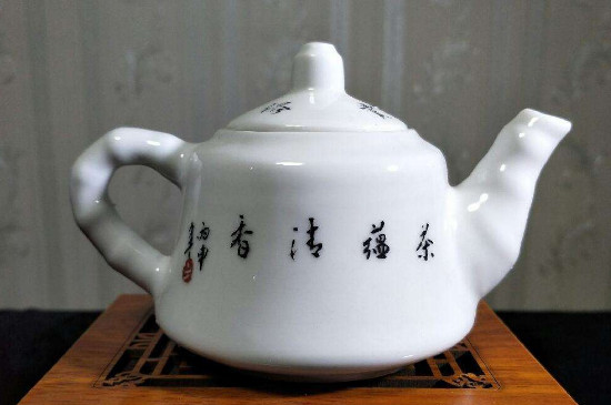瓷壺適合泡什么茶，瓷器茶具喝什么茶好
