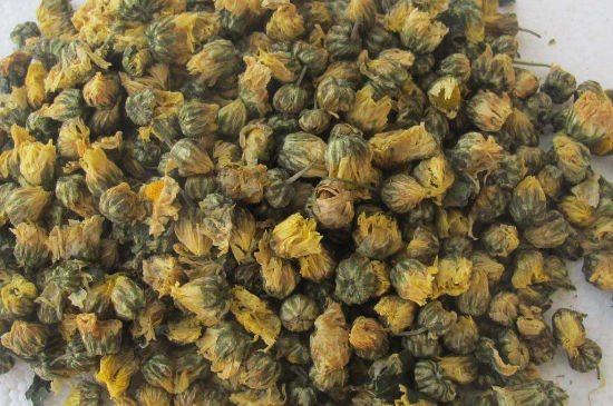 菊花茶大朵小朵有什么區(qū)別，菊花喝大朵還是小朵？