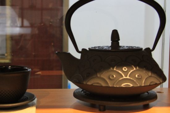 鐵壺生銹燒的水有害嗎，鐵壺內(nèi)壁生銹怎么辦