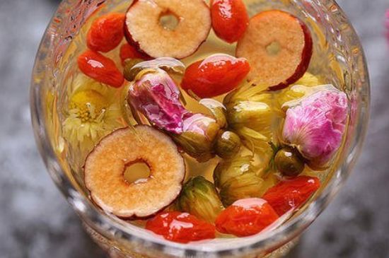 干玫瑰花泡水放幾顆，玫瑰花泡水一次放幾朵？