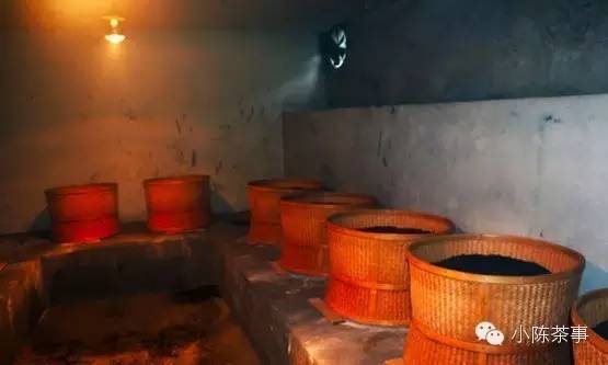 怎樣炭焙巖茶？揭秘武夷巖茶的炭焙技藝