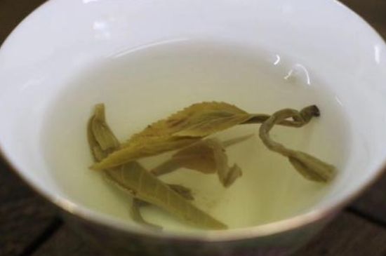 茉莉龍珠泡開后為什么都是梗，茉莉龍珠泡開后什么樣？