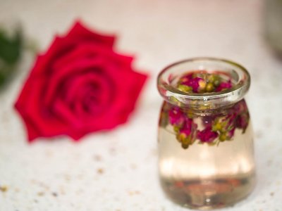 玫瑰花茶能豐胸嗎，天然豐胸花茶