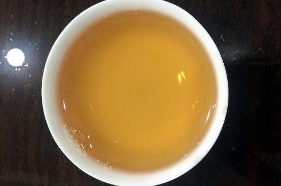 白茶三年為藥七年為寶的原理，為什么說一年茶三年藥七年寶？