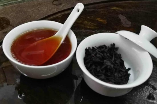 肉桂茶和大紅袍哪個(gè)貴，武夷山肉桂與大紅袍的價(jià)格比較