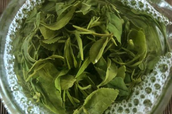 綠茶放了三年還能喝嗎，綠茶放久了喝了會(huì)怎樣