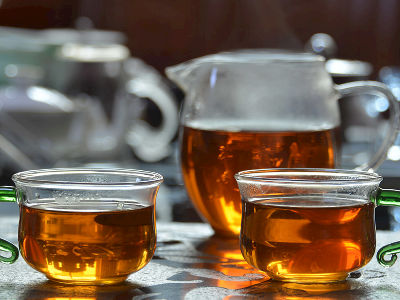 紅茶和綠茶的區(qū)別，常喝紅茶好還是綠茶好？