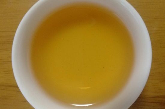 肉桂茶和大紅袍哪個(gè)貴，武夷山肉桂與大紅袍的價(jià)格比較