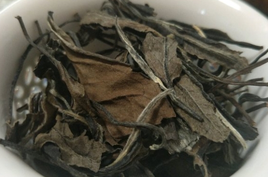 福鼎白茶貢眉和壽眉的區(qū)別，壽眉與貢眉有什么區(qū)別