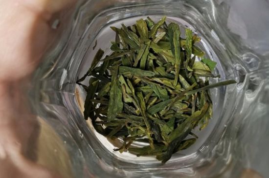 龍井茶放二年了能喝嗎，過期龍井茶的妙用！