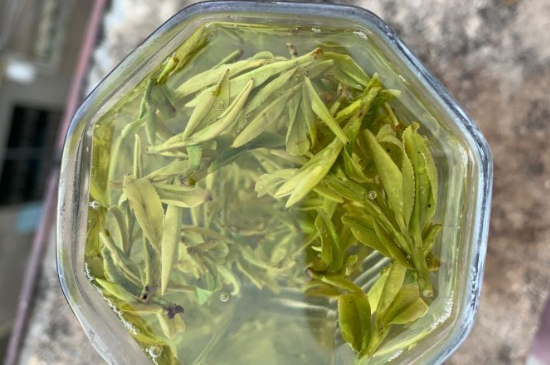 西湖龍井茶頭采和二采區(qū)別，明前龍井一采和二采什么味道？