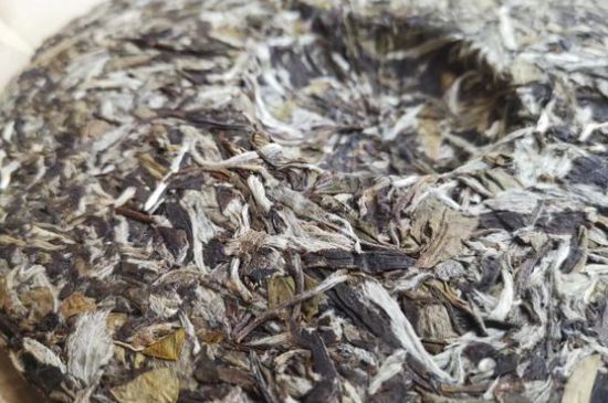 7年壽眉和2年白牡丹哪個好，老白茶壽眉與白牡丹的口感區(qū)別