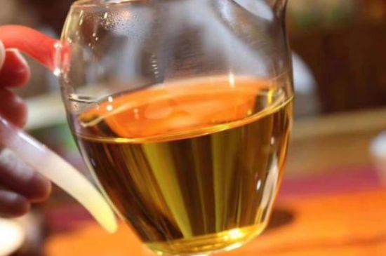 女人晚上喝紅茶好嗎，女人紅茶啥時(shí)候喝最好？