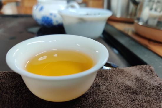 蜜蘭香好還是鴨屎香好，鳳凰單叢茶蜜蘭香和鴨屎香特點(diǎn)有哪些？