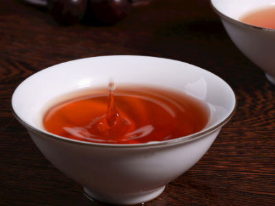 紅茶和綠茶的區(qū)別，常喝紅茶好還是綠茶好？